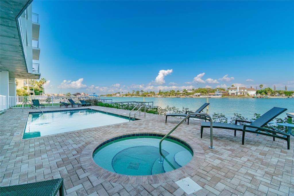Oceana 202 West Villa St. Pete Beach Exterior photo